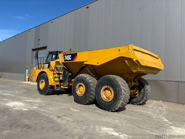 Muldenfahrzeug CAT 745 C