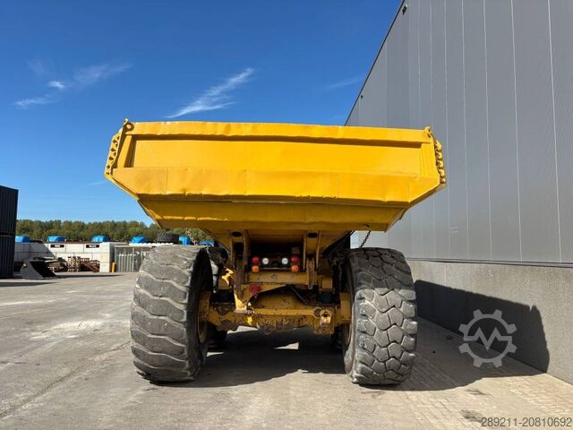 Muldenfahrzeug CAT 745 C