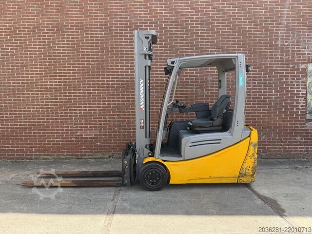 Electric 3-wheel forklift Jungheinrich EFG 220