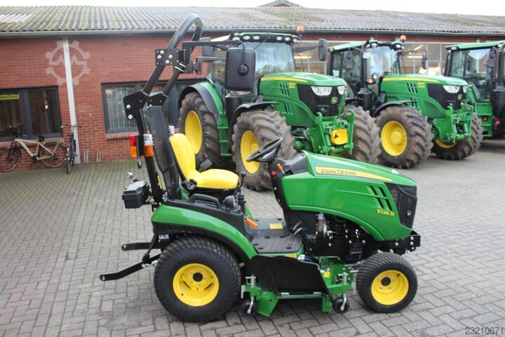 John Deere 1026R John Deere 1026R