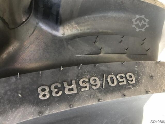 BKT 650/65R38 BKT 650/65R38