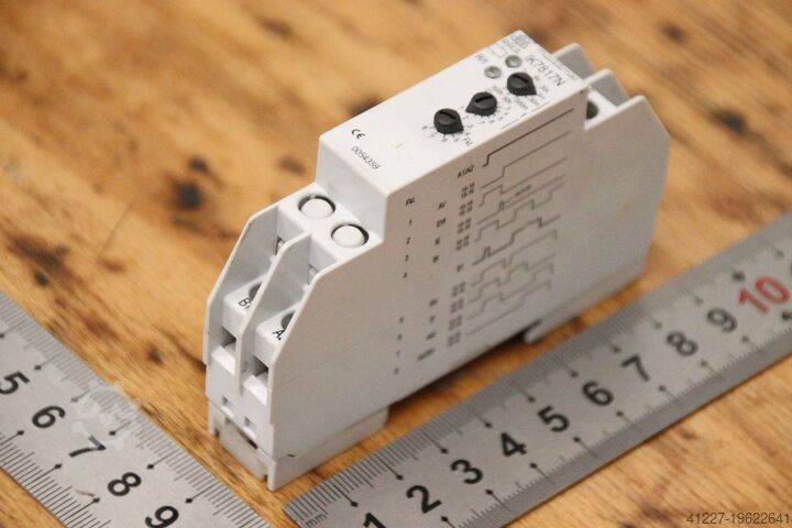 Zeitrelais Dold IK 7817N.81/200