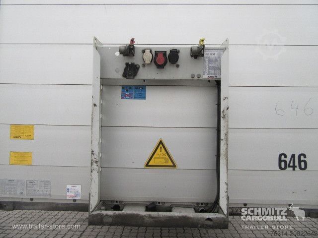 Auflieger mit Pritsche & Plane Schmitz Cargobull Curtainsider Mega Getränke