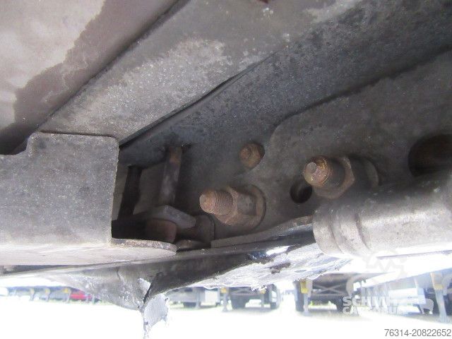 Auflieger mit Pritsche & Plane Schmitz Cargobull Curtainsider Mega Getränke