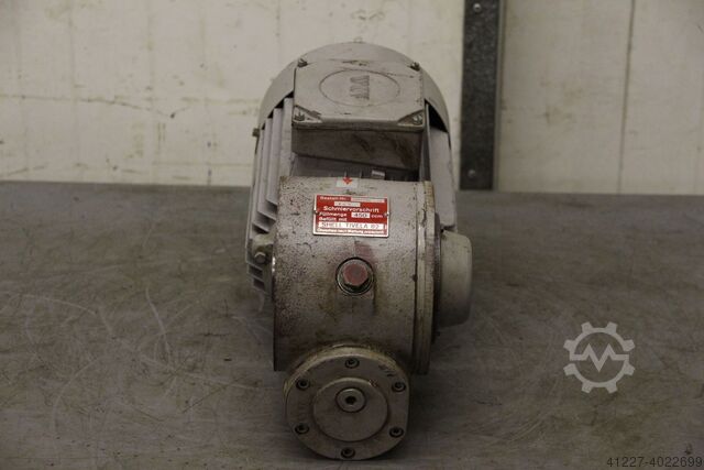 Gear motor 3 kW 141 rpm ABM Baumüller 21 D47/4 S2332