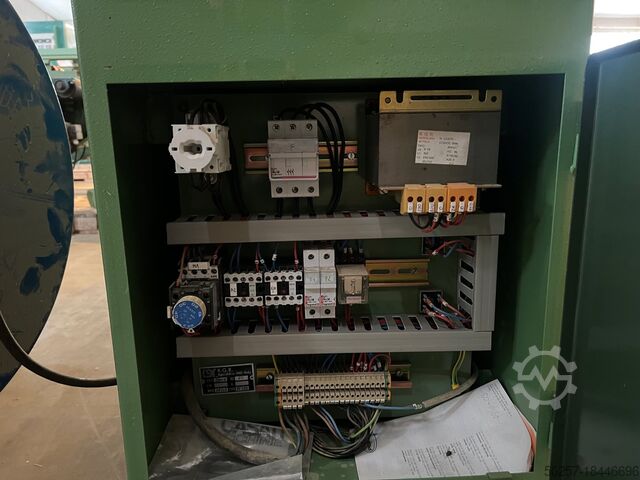 Veener sewing machine CASATI Z1000