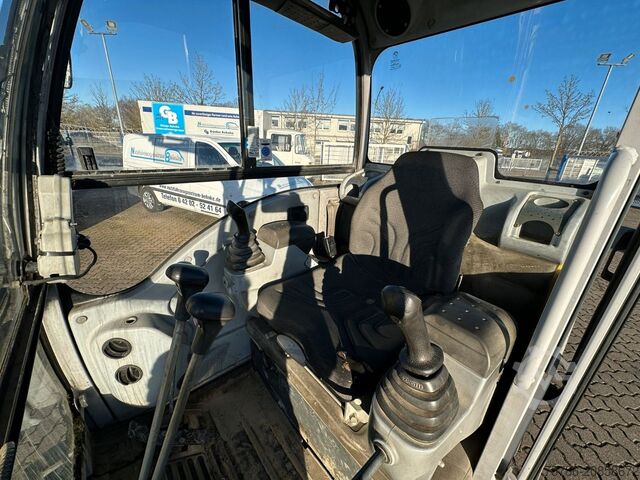 Mini excavator WACKER 2503 RD/ 4.559 Bh/ Schaufel