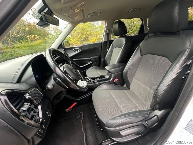 Van KIA Soul e-Soul DynamicLine 64 kWh LED Navi Kamera