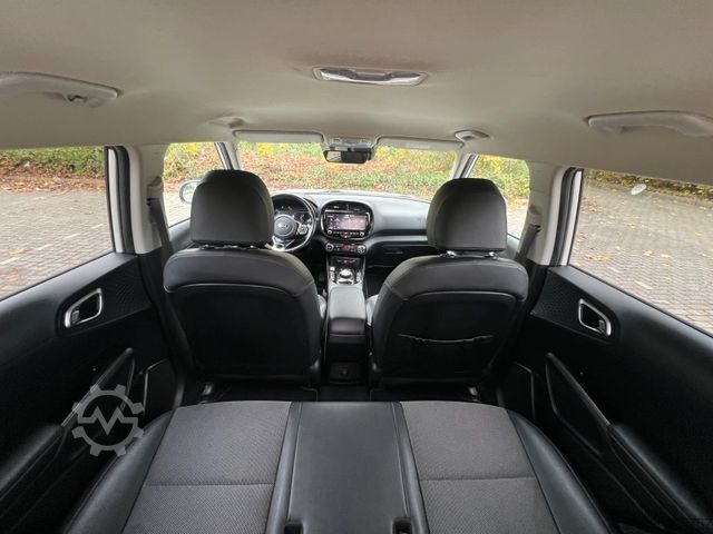 Van KIA Soul e-Soul DynamicLine 64 kWh LED Navi Kamera