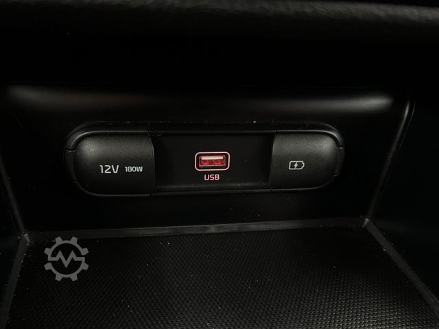 Van KIA Soul e-Soul DynamicLine 64 kWh LED Navi Kamera