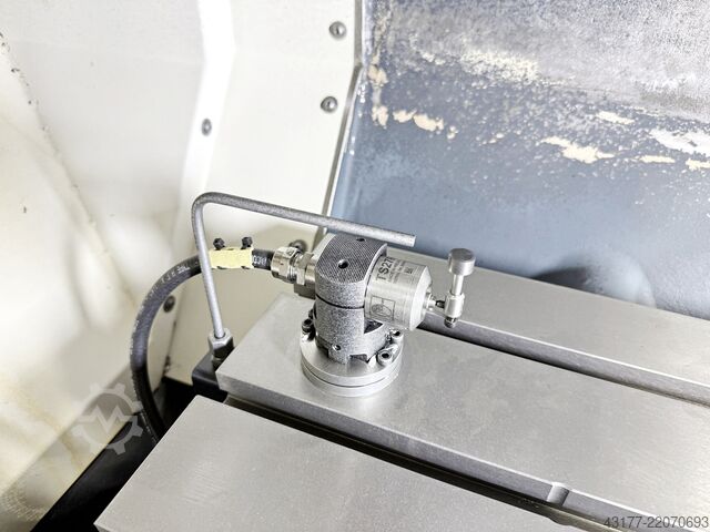 Vertical CNC machining center DMG MORI M1 - Plus - Sinumerik 828D