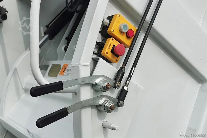 Refuse collection vehicle Volkswagen Constellation 31.320 BB CH Garbage Collector (2...