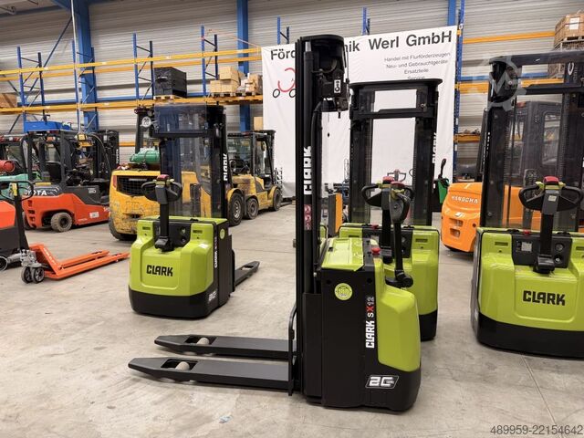 High Lift stacker Clark SX 12