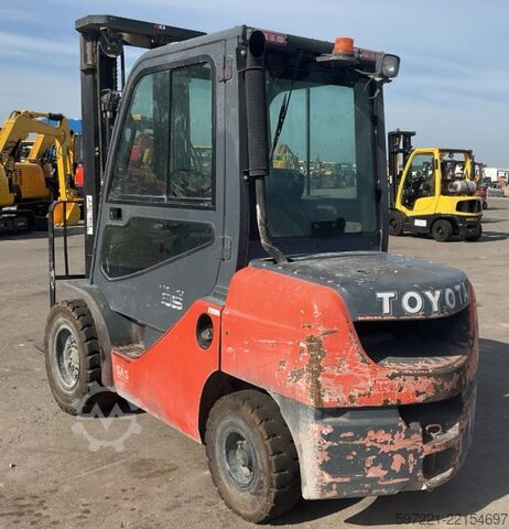Diesel Forklifts Toyota 02-8FDJ35 Dieselstapler