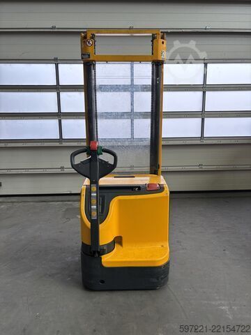 Pallet Stackers Jungheinrich EJC 212