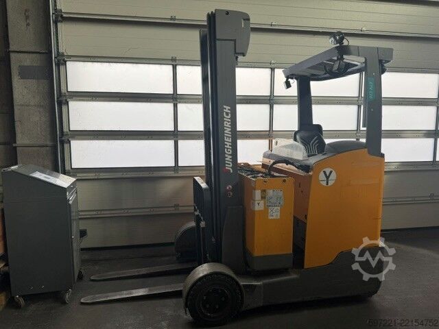 Schubmaststapler Jungheinrich ETV C16