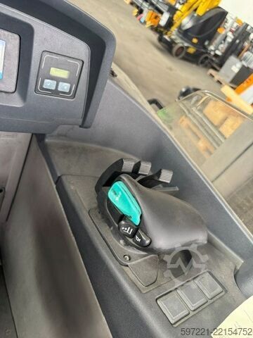 Schubmaststapler Jungheinrich ETV C16