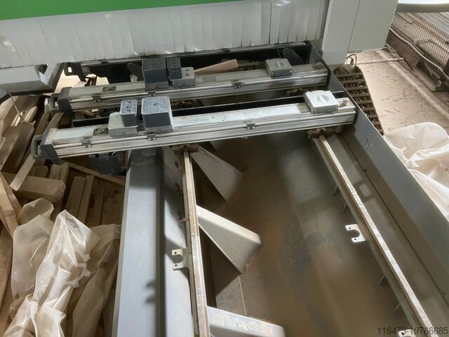 Numerisch gesteuertes Bearbeitungszentrum BIESSE Rover A 1643