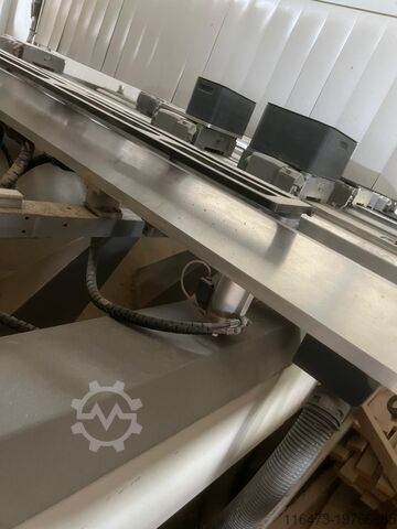 Numerisch gesteuertes Bearbeitungszentrum BIESSE Rover A 1643