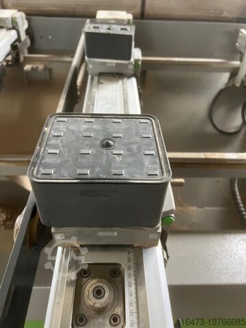 Numerisch gesteuertes Bearbeitungszentrum BIESSE Rover A 1643