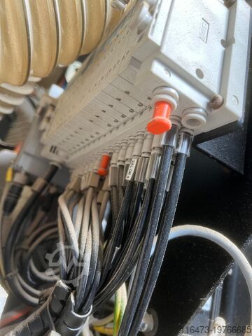 Numerisch gesteuertes Bearbeitungszentrum BIESSE Rover A 1643