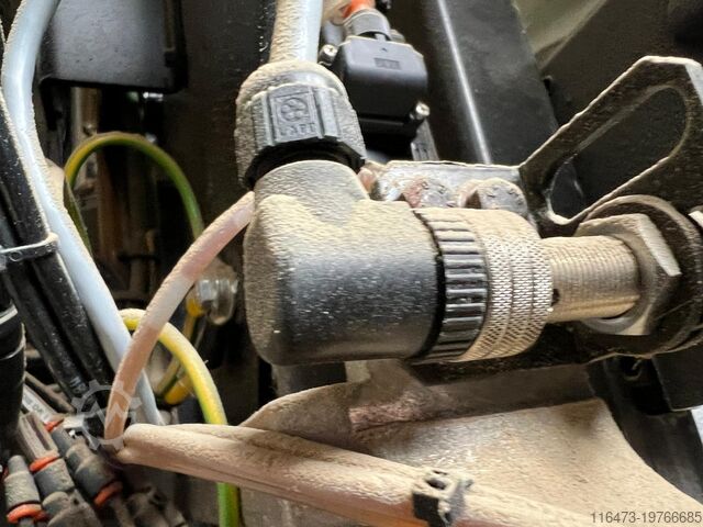 Numerisch gesteuertes Bearbeitungszentrum BIESSE Rover A 1643