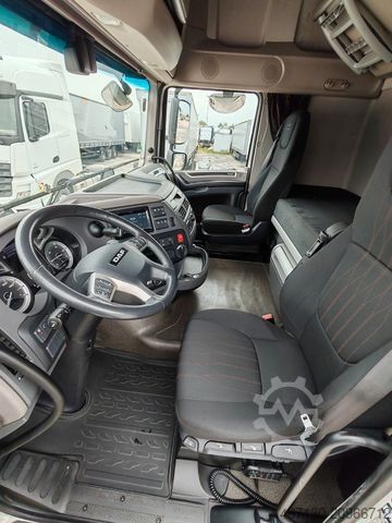 Standard tractor unit DAF XF 106.480 SSC