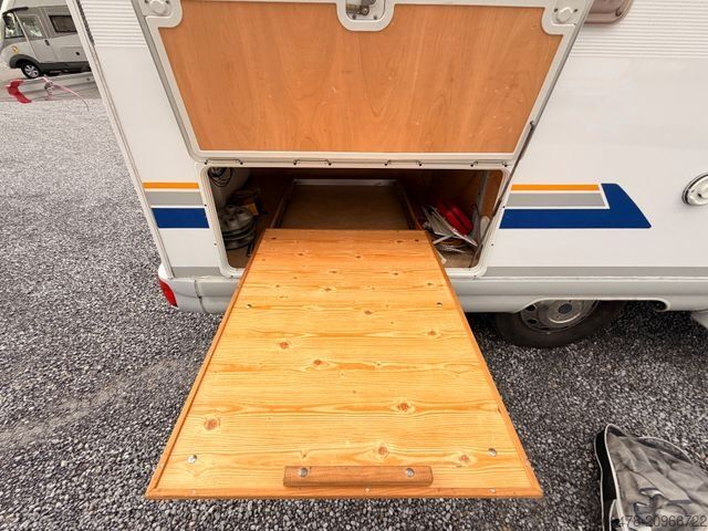 Semi-integrated camper BÜRSTNER T 603 *Längsbett-Dinette-Sat-Solar*