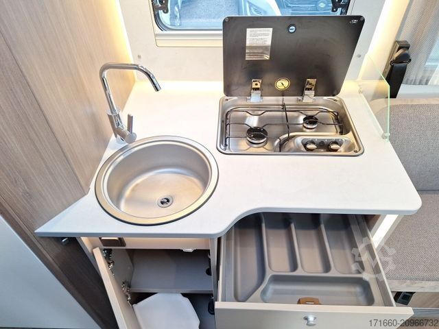 Semi-integrated camper CARADO pro+ T 457 *Hubbett*SAT*TV*