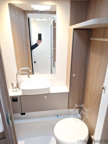 Semi-integrated camper CARADO pro+ T 457 *Hubbett*SAT*TV*