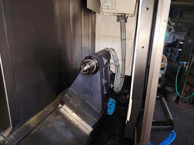 CNC lathe DN Solutions Puma GT3100L