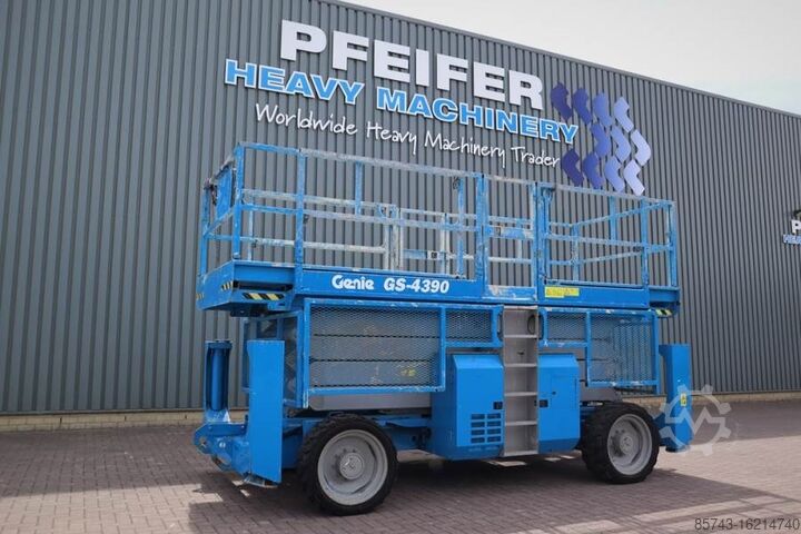 Scissor lift Genie GS4390 Diesel, 4x4 Drive, 15.11m Working Height 68