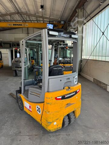 Electric - 3 wheels Jungheinrich EFG 215