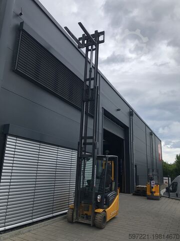 Elektrisch – 3 Räder Jungheinrich EFG 218K