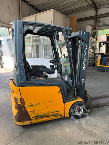 Elektrisch – 3 Räder Jungheinrich EFG 215