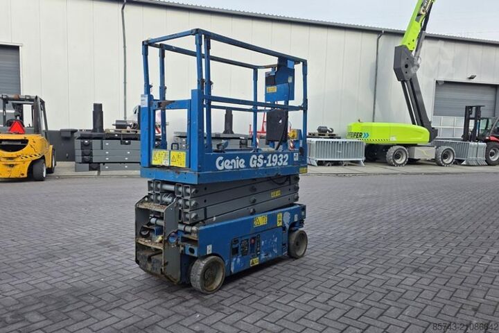 Scherenhebebühne Genie GS1932 Electric, Working Height 7.8 m, 227kg Capac