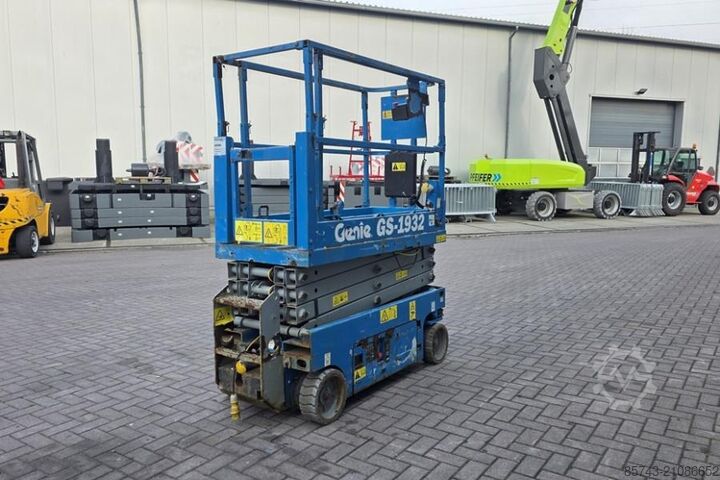 Scherenhebebühne Genie GS1932 Electric, Working Height 7.8 m, 227kg Capac