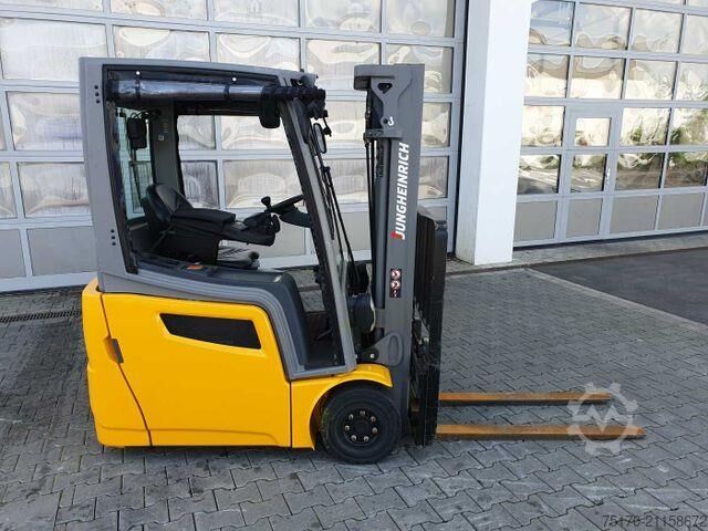 Gabelstapler Jungheinrich EFG 215 / Triplex: 4.25m! / SS / nur 3.488h!