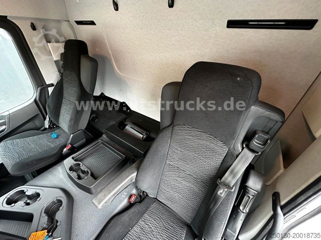 Cattle truck MERCEDES-BENZ Actros 1830 4x2 1.Stock FINKL Viehtransporter