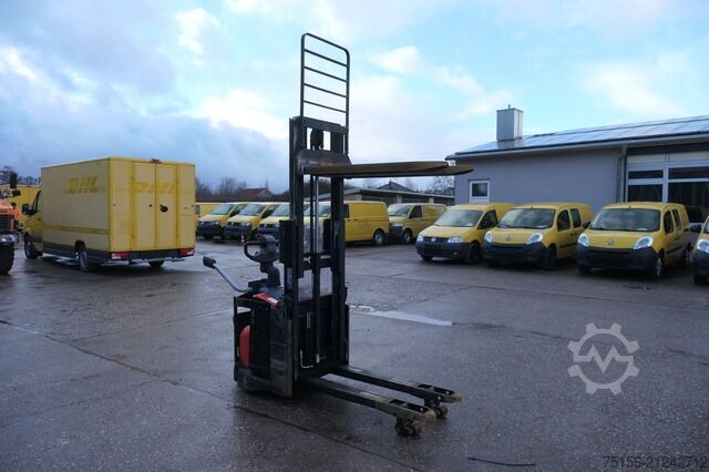 Hochhubwagen bt SWE 200D Batterie 36/2022