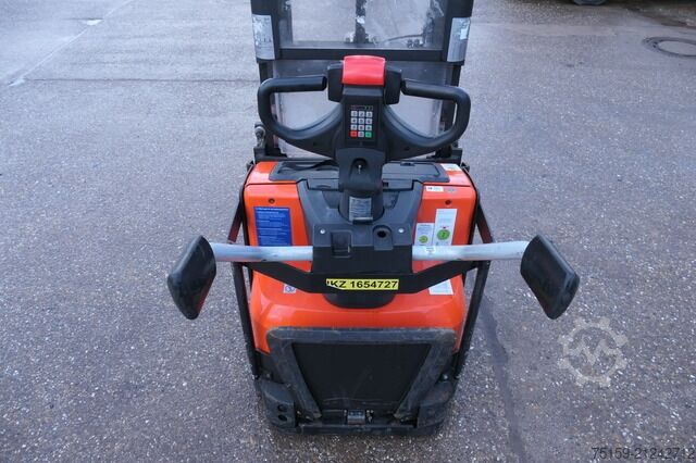 Hochhubwagen bt SWE 200D Batterie 36/2022