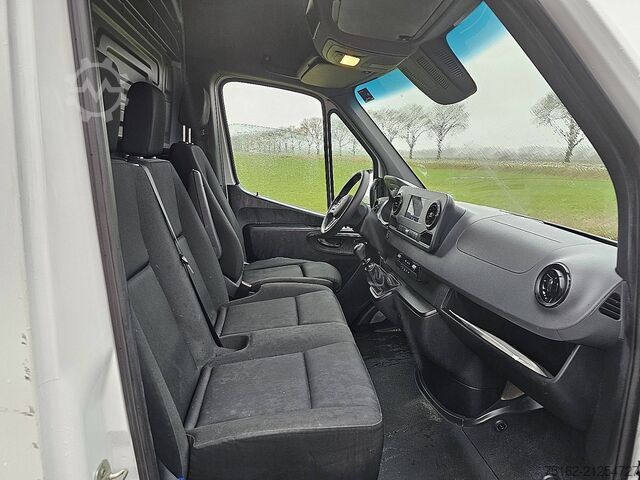 High-roof van MERCEDES-BENZ SPRINTER 314 L2H2 Mbux Euro6 AC!