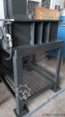 Single Column Press - Hydraulic EIGENBAU 