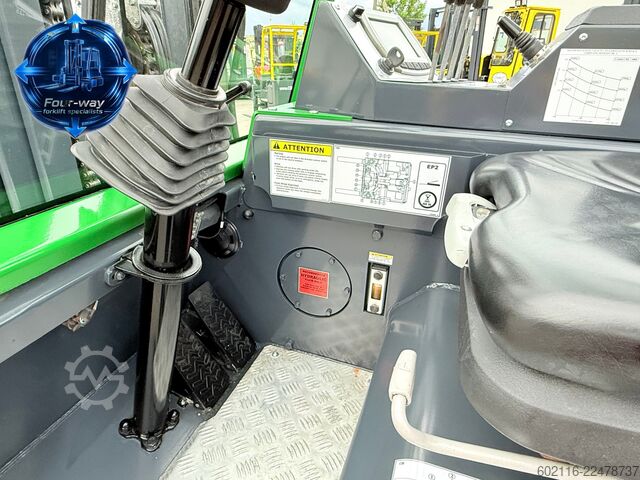 Vierwegestapler Combilift CBE4000 ELECTRIC TRIPLEM 5500 POSITIONER