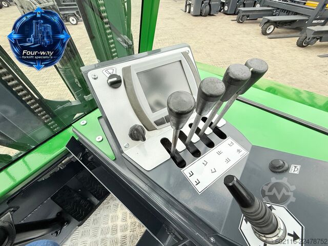 Vierwegestapler Combilift CBE4000 ELECTRIC TRIPLEM 5500 POSITIONER