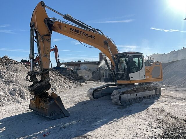 Tracked Excavator Liebherr R 930 NLC