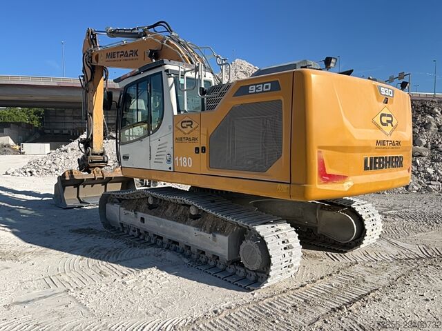 Tracked Excavator Liebherr R 930 NLC