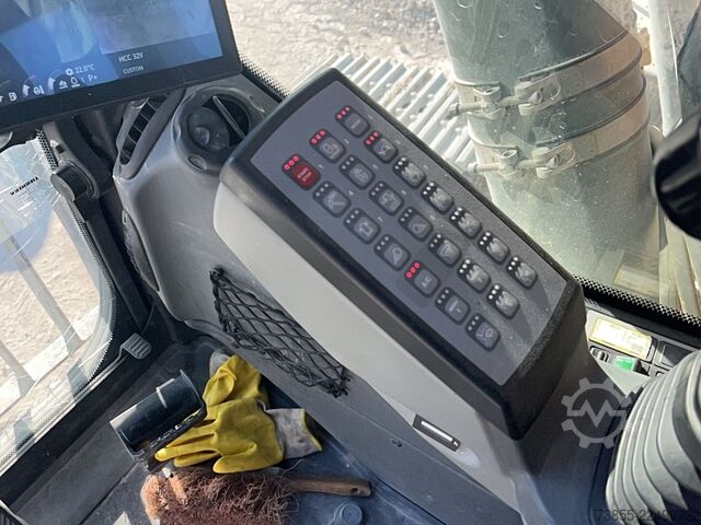 Tracked Excavator Liebherr R 930 NLC