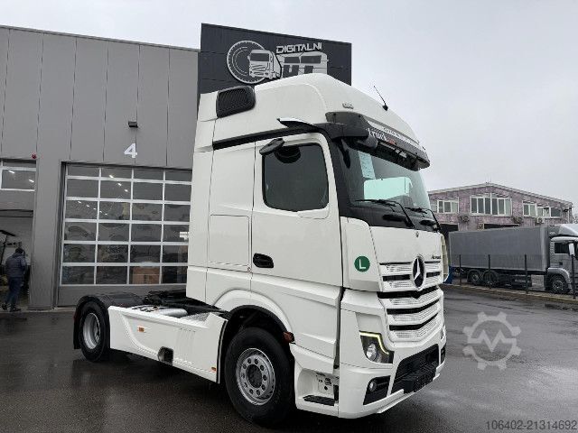 Standard SZM Mercedes-Benz Actros 18.45 GIGA SPACE