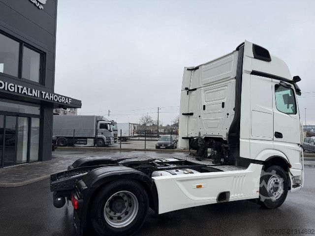 Standard SZM Mercedes-Benz Actros 18.45 GIGA SPACE